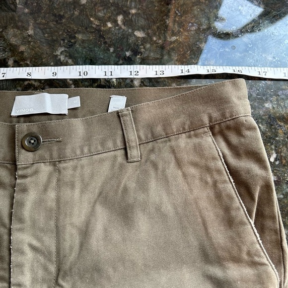 Vince women’s cotton chino shorts. 9” inseam. Classic olive color. Frayed edge. - Picture 8 of 10